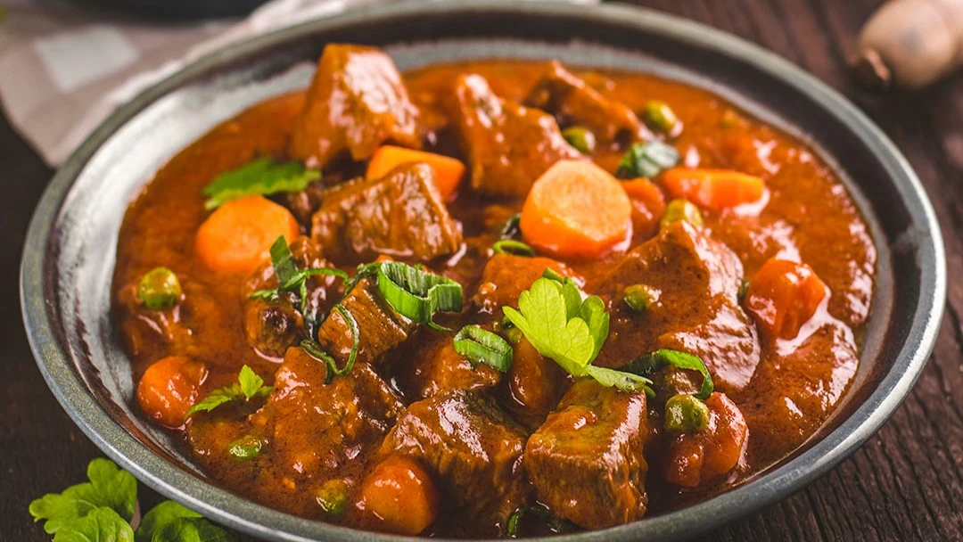 Carne de panela com músculo e legumes